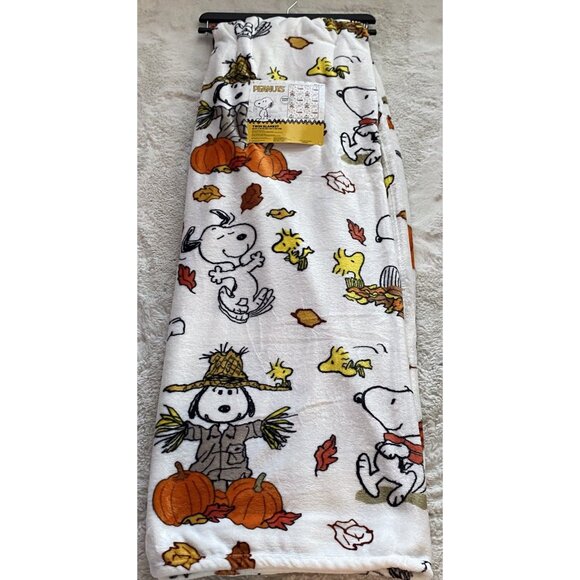 Peanuts Snoopy Woodstock Fall Scarecrow Plush Throw Blanket TWIN 60 X 90” NEW - Picture 1 of 15